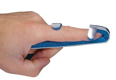 finger splint on finger
